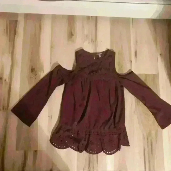 Charlotte Russe purple cold shoulder shirt size xs - Picture 1 of 4